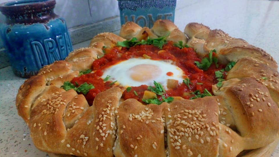שקשוקה וביצה במאפה